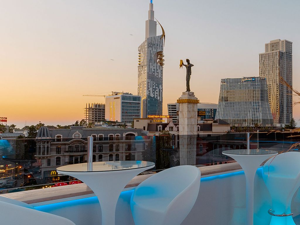 Z Sky Bar & Lounge